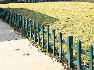 PVC草坪護欄